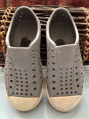 NATIVE Jefferson Grey land/water shoes
